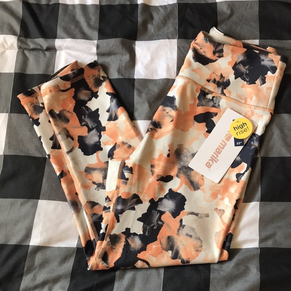 NWT New MARIKA Gaby Floral HIGH WAIST Orange Gray White Capri Yoga Leggings Sz M - Picture 13 of 16
